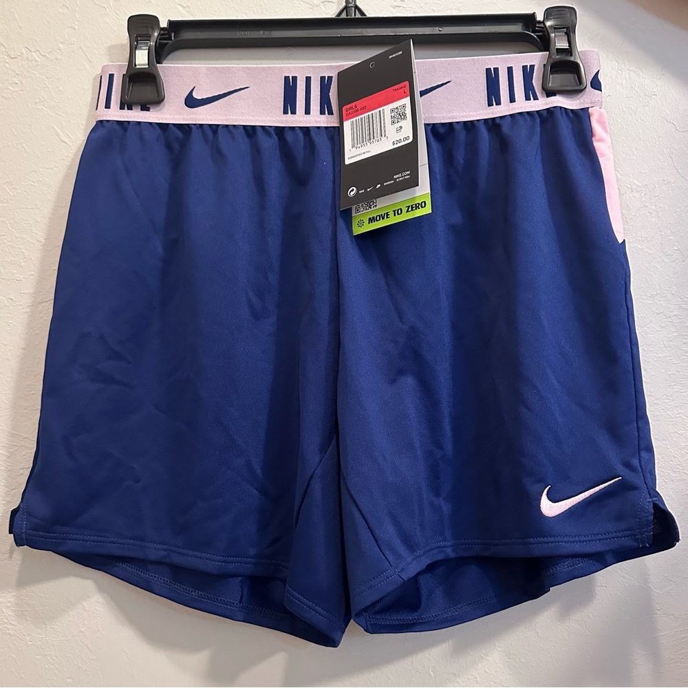 Nike girls shorts